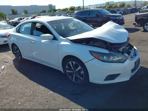 1N4AL3AP0GN379500 — 2016 Nissan Altima 2.5 SR, Передняя часть (Front End), фото до ремонта