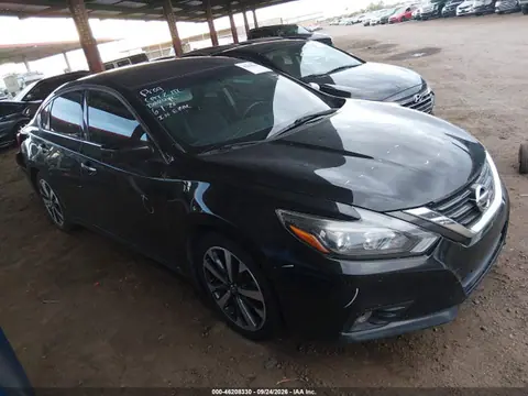1N4AL3AP2GC282276 — 2016 Nissan Altima 2.5 SR, Задняя часть (Rear), фото до ремонта