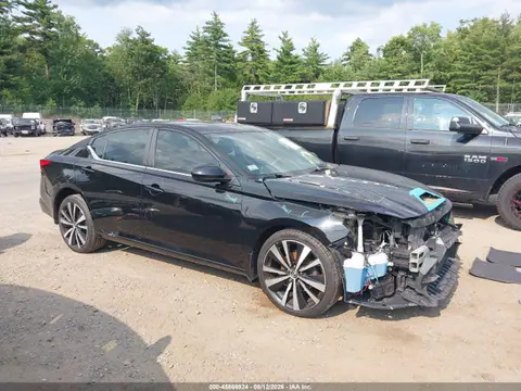1N4BL4CW3KC197843 — 2019 Nissan Altima 2.5 SR, Передняя часть (Front & Rear), фото до ремонта