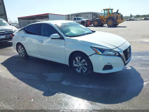 1N4BL4BV6MN332247 — 2021 Nissan Altima S FWD, Передняя часть слева (Left Front), фото до ремонта