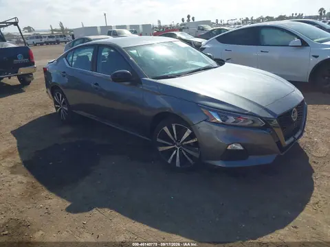1N4BL4CW6LC216807 — 2020 Nissan Altima SR Intelligent AWD, Задняя часть (Rear), фото до ремонта