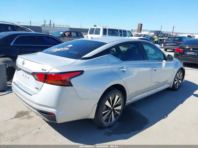 1N4BL4DW0MN351219 — 2021 Nissan Altima SV Intelligent AWD, фото 4 с аукциона IAAI 14.10.2026, Передняя часть слева