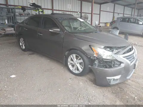 1N4AL3APXEC286556 — 2014 Nissan Altima, Передняя часть справа, фото до ремонта