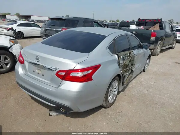 1N4AL3AP4GN357404 — 2016 Nissan Altima, фото 4 с аукциона IAAI, Правый бок