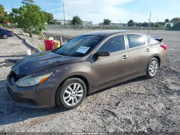 1N4AL3AP2GN336387 — 2016 Nissan Altima, фото 2 с аукциона IAAI, Передняя часть