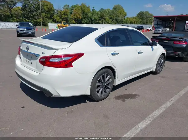 1N4AL3AP6HC279818 — 2017 Nissan Altima, фото 4 с аукциона IAAI 13.10.2026, Передняя часть