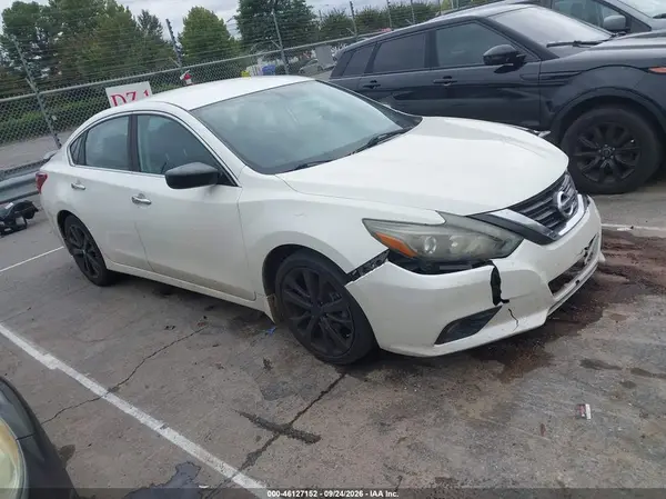 1N4AL3AP3HC178073 — 2017 Nissan Altima, Передняя часть (Front End), фото до ремонта