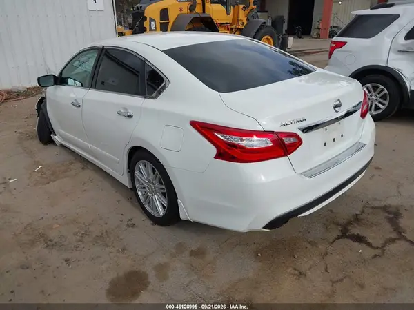 1N4AL3APXHC263508 — 2017 Nissan Altima, фото 3 с аукциона IAAI 14.10.2026, Передняя часть слева