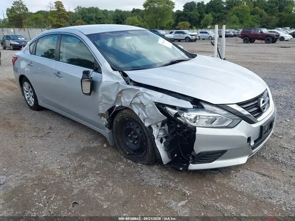 1N4AL3APXHC472778 — 2017 Nissan Altima, Передняя часть справа (Right Front), фото до ремонта