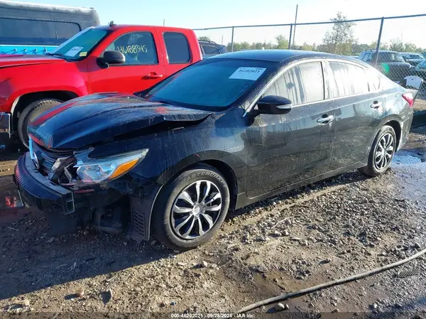 1N4AL3AP1HC135755 — 2017 Nissan Altima, фото 2 с аукциона IAAI 09.10.2026, Естественный износ