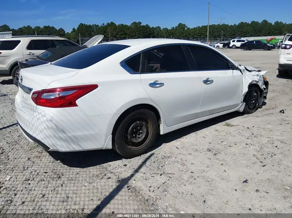 1N4AL3AP2HN322099 — 2017 Nissan Altima, фото 4 с аукциона IAAI, Передняя часть справа