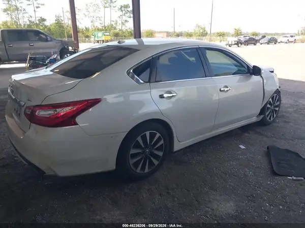 1N4AL3AP3HC160432 — 2017 Nissan Altima, фото 4 с аукциона IAAI, Передняя часть