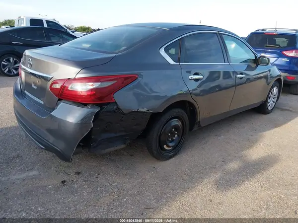 1N4AL3AP9JC190847 — 2018 Nissan Altima, фото 4 с аукциона IAAI 30.09.2026, Естественный износ