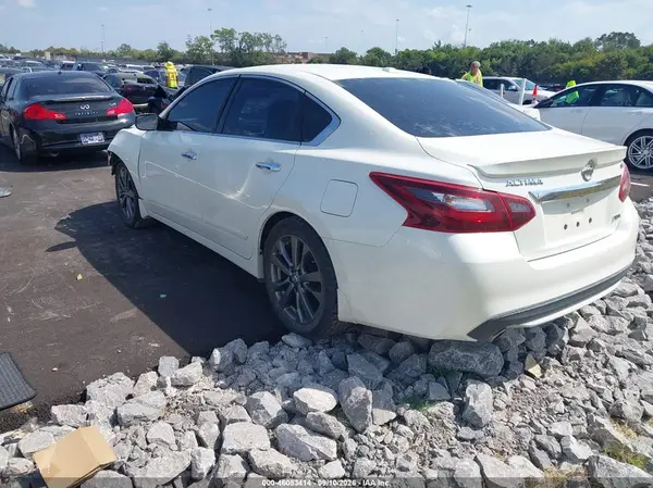 1N4AL3AP4JC260920 — 2018 Nissan Altima, фото 3 с аукциона IAAI 15.10.2026, Передняя часть слева