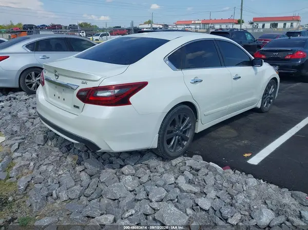 1N4AL3AP4JC260920 — 2018 Nissan Altima, фото 4 с аукциона IAAI 15.10.2026, Передняя часть слева
