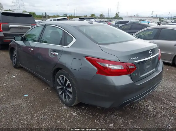 1N4AL3APXJC263935 — 2018 Nissan Altima, фото 3 с аукциона IAAI, Передняя часть