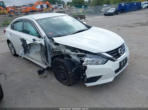 1N4AL3AP5JC136493 — 2018 Nissan Altima, Правый бок (Right Side), фото до ремонта