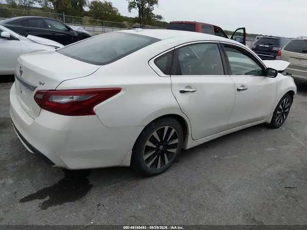 1N4AL3APXJC200155 — 2018 Nissan Altima, фото 4 с аукциона IAAI, Передняя часть