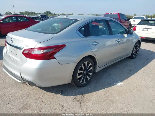 1N4AL3AP6JC145977 — 2018 Nissan Altima, фото 4 с аукциона IAAI 14.10.2026, Естественный износ
