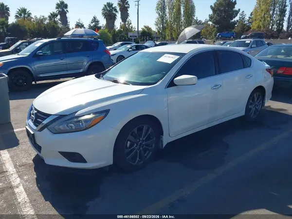 1N4AL3AP5JC296468 — 2018 Nissan Altima, фото 2 с аукциона IAAI 28.09.2026, Естественный износ