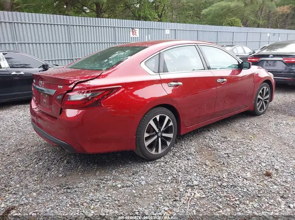 1N4AL3AP1JC198327 — 2018 Nissan Altima, фото 4 с аукциона IAAI, Передняя часть