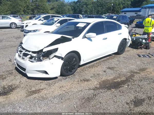 1N4AL3AP3JC130577 — 2018 Nissan Altima, фото 2 с аукциона IAAI, Передняя и задняя части