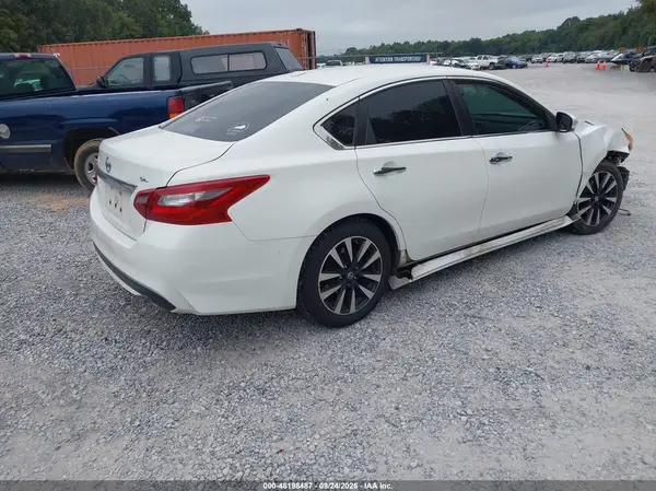 1N4AL3AP5JC254768 — 2018 Nissan Altima, фото 4 с аукциона IAAI, Передняя часть