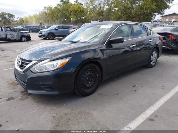 1N4AL3AP5JC141113 — 2018 Nissan Altima, фото 2 с аукциона IAAI, Естественный износ