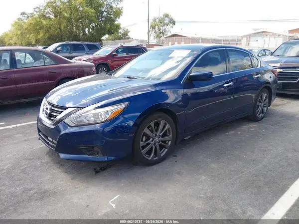 1N4AL3AP4JC253322 — 2018 Nissan Altima, фото 2 с аукциона IAAI, Естественный износ