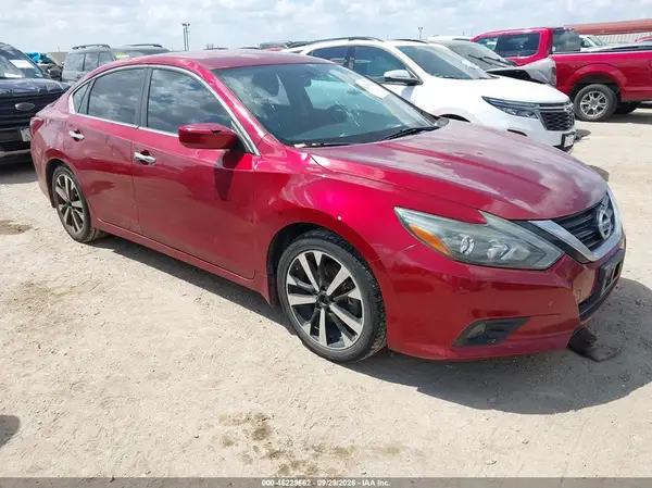 1N4AL3AP8JC121714 — 2018 Nissan Altima, Град (Hail), фото до ремонта