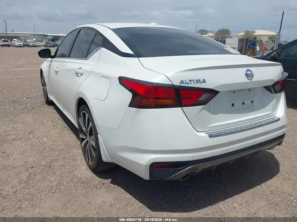 1N4BL4CV2KC182547 — 2019 Nissan Altima, фото 3 с аукциона IAAI 07.10.2026, Естественный износ