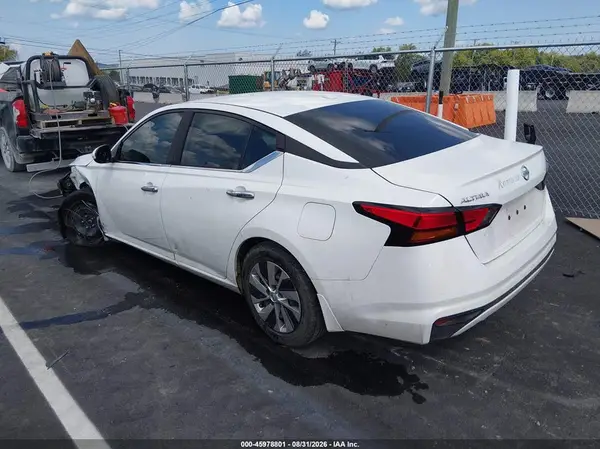 1N4BL4BV2KC193324 — 2019 Nissan Altima, фото 3 с аукциона IAAI 01.10.2026, Естественный износ