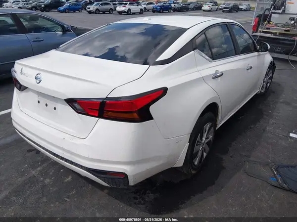 1N4BL4BV2KC193324 — 2019 Nissan Altima, фото 4 с аукциона IAAI 01.10.2026, Естественный износ