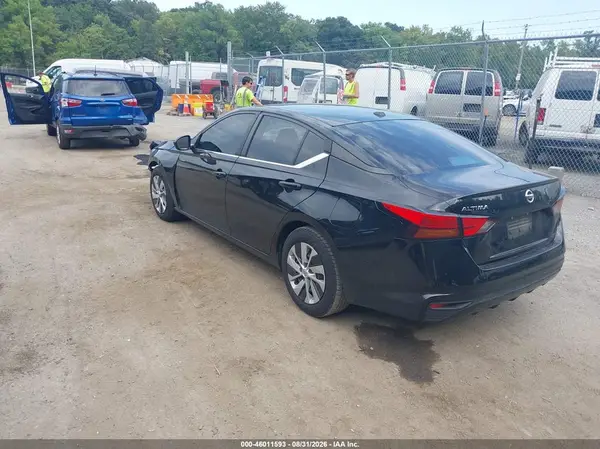 1N4BL4BV0KC252967 — 2019 Nissan Altima, фото 3 с аукциона IAAI 13.10.2026, Передняя часть