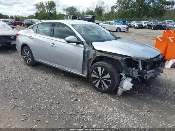 1N4BL4DW5KC154720 — 2019 Nissan Altima, Передняя часть справа (Right Front), фото до ремонта