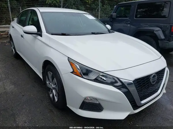 1N4BL4BV8KC161137 — 2019 Nissan Altima, Задняя часть (Rear), фото до ремонта
