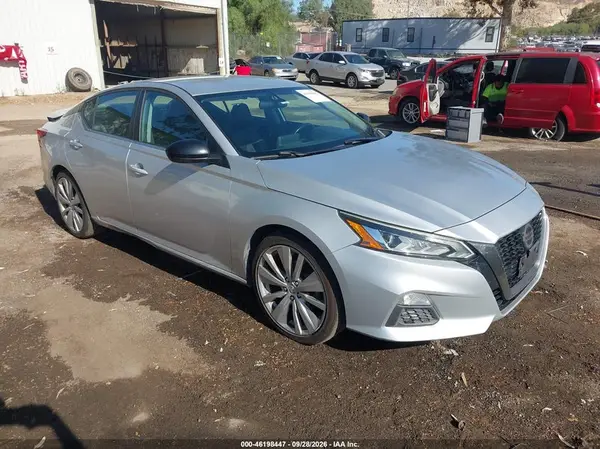1N4BL4CV6KC128992 — 2019 Nissan Altima, Задняя часть (Rear), фото до ремонта