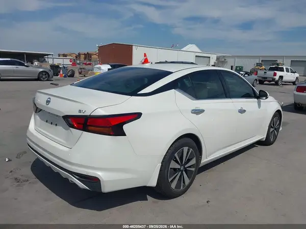 1N4BL4DVXKC135667 — 2019 Nissan Altima, фото 4 с аукциона IAAI, Левый бок