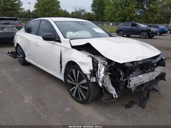 1N4BL4CW4LC175268 — 2020 Nissan Altima, Передняя часть (Front End), фото до ремонта