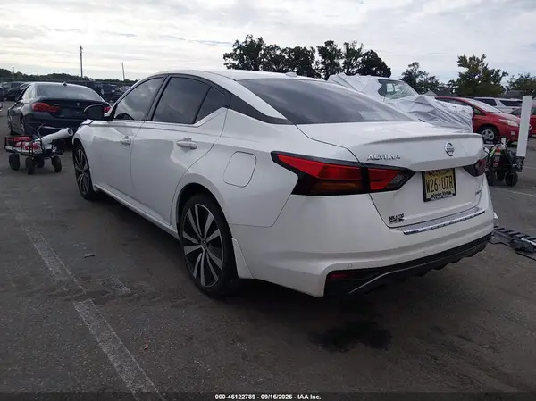 1N4BL4CW4LC175268 — 2020 Nissan Altima, фото 3 с аукциона IAAI 12.10.2026, Передняя часть