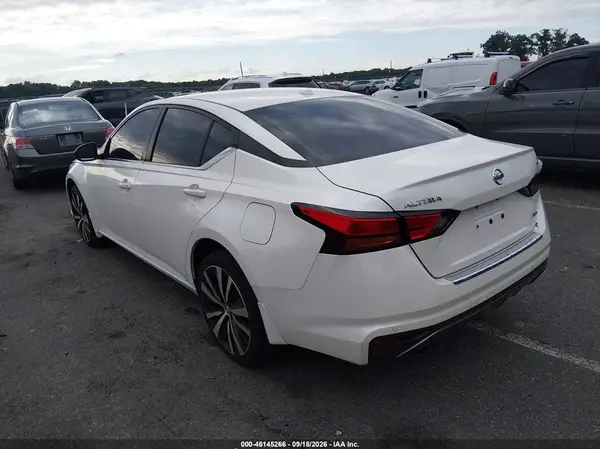 1N4BL4CW4LC142481 — 2020 Nissan Altima, фото 3 с аукциона IAAI 13.10.2026, Передняя часть слева