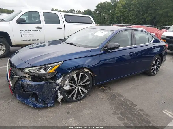 1N4BL4CV4LC154573 — 2020 Nissan Altima, фото 2 с аукциона IAAI 02.10.2026, Передняя часть слева