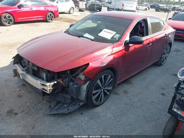 1N4BL4CV0LN321743 — 2020 Nissan Altima, фото 2 с аукциона IAAI, Передняя часть