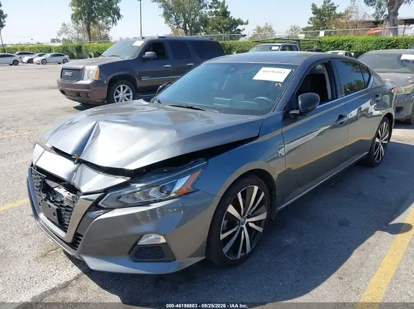1N4BL4CV8LC129255 — 2020 Nissan Altima, фото 2 с аукциона IAAI, Передняя часть