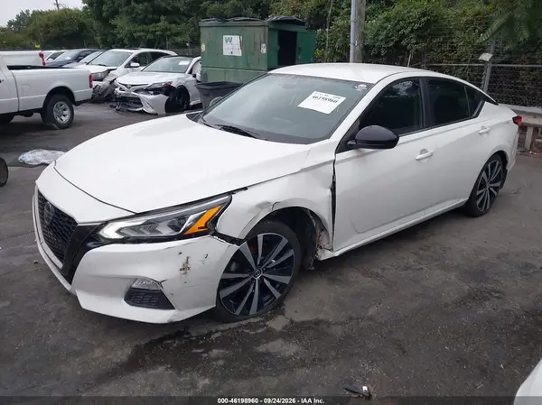 1N4BL4CV2LC239377 — 2020 Nissan Altima, фото 2 с аукциона IAAI, Передняя часть слева