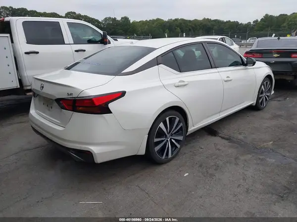 1N4BL4CV2LC239377 — 2020 Nissan Altima, фото 4 с аукциона IAAI, Передняя часть слева