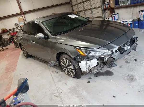 1N4BL4EV7LC243177 — 2020 Nissan Altima, Передняя часть (Front End), фото до ремонта