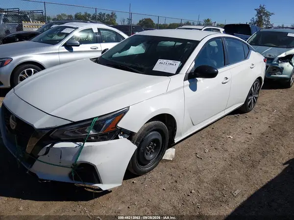 1N4BL4CVXLC171863 — 2020 Nissan Altima, фото 2 с аукциона IAAI, Правый бок