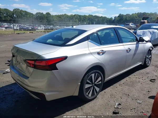 1N4BL4EW1LC125487 — 2020 Nissan Altima, фото 4 с аукциона IAAI, Передняя часть справа