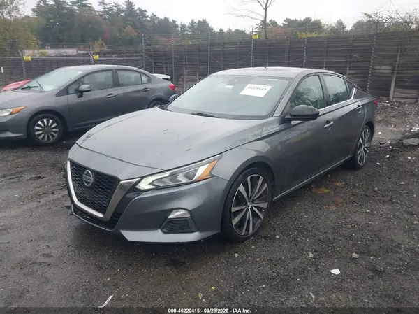 1N4BL4CV6LC129237 — 2020 Nissan Altima, фото 2 с аукциона IAAI, Передняя часть справа